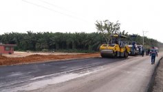 En el sector de Campo Dos, la meta es terminar de pavimentar los 4 kilómetros de vía./ Foto: Cortesía / La Opinión 