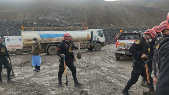 Tres mineros mueren tras derrumbe en mina en Perú