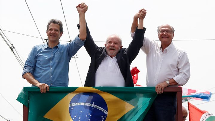 Bolsonaro y Lula cruzan ataques en primer cara a cara