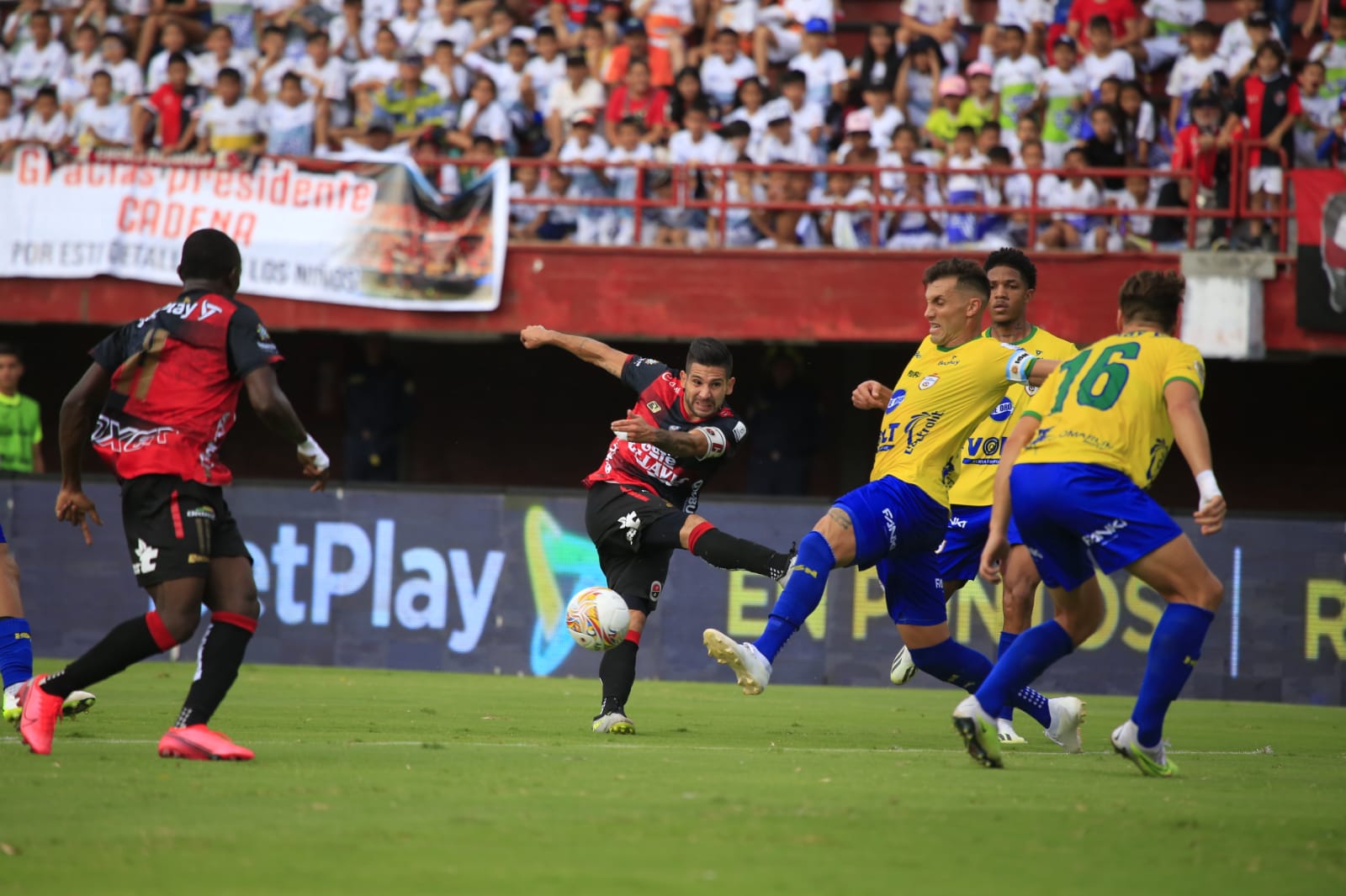 Medellín Hosts National Games Archery Qualifier, La Opinión Cúcuta reports