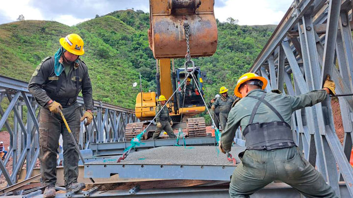 Puentes como el de El Tarrita, que conectan ciudades en tiempos difíciles