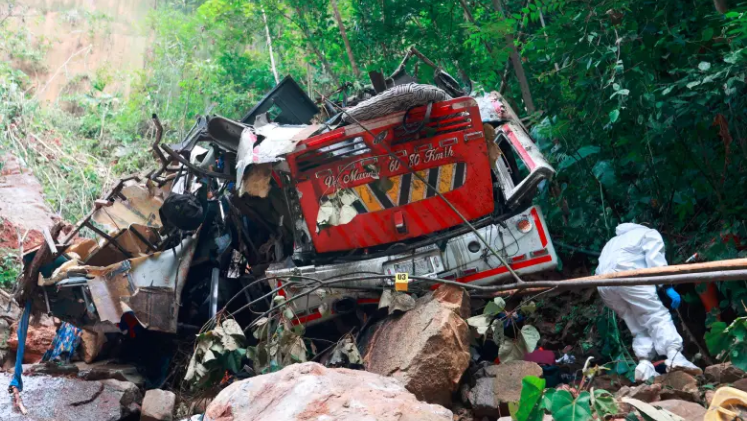 Bus involucrado en accidente de estudiantes no superaba el 20 % de la ...