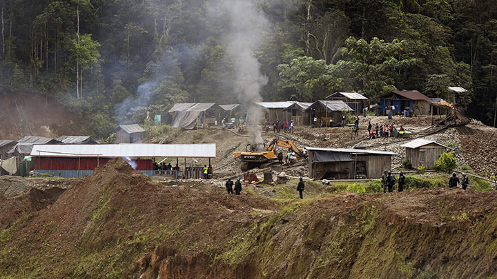 Explosivos y fuego: la arremetida oficial contra el oro ilegal en Colombia
