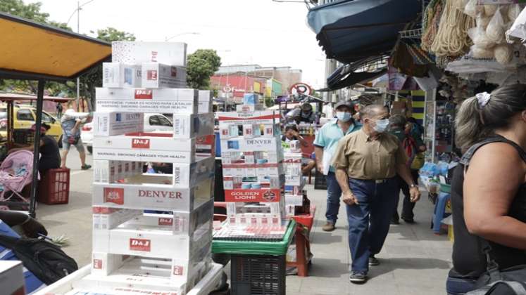 En Cúcuta y La Parada la venta de cigarrillo de contrabando se hace a la vista de todo el mundo.