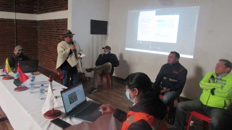 Los alcaldes de la zona orientaron la socialización del proyecto. Foto: Roberto Ospino/La Opinión.