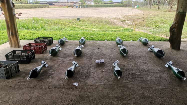 Según el Ejército, la volqueta contaba con 85 artefactos explosivos improvisados.