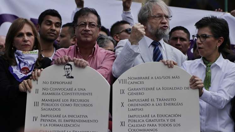 En 2018, Gustavo Petro también talló en mármol sus promesas./Foto archivo