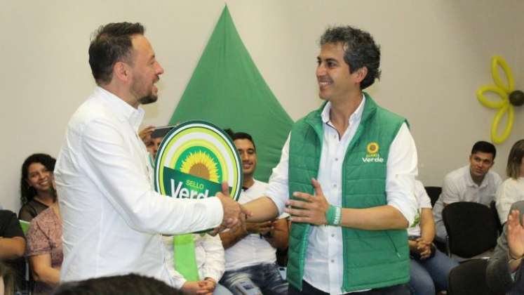 Jhon Eddison Ortega recibió el ‘sello verde’ que lo acredita como el candidato oficial del partido Alianza Verde a la Gobernación ./ Foto: cortesía 