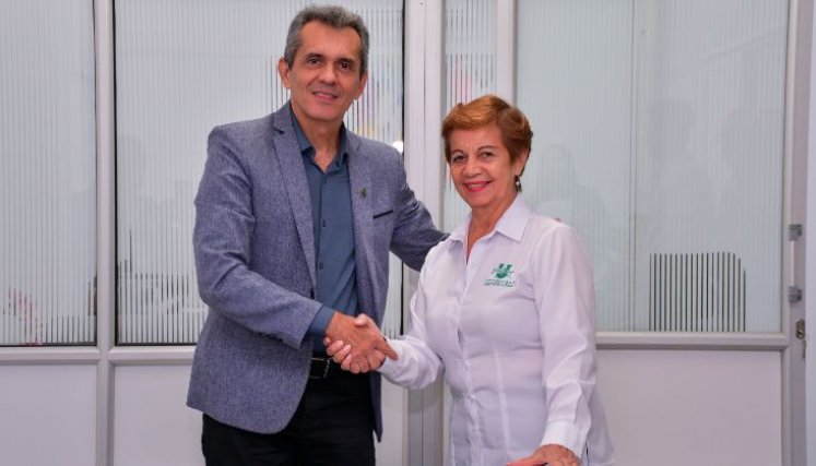 Elías de Padua Monteiro, rector del Instituto Federal Goiano de Educación, Ciencia y Tecnología (IF Goiano), y Yolanda Gallardo de Parada, directora general de la Unisimón en la sede Cúcuta. / Foto: Cortesía / Elías de Padua Monteiro, rector del Instituto Federal Goiano de Educación, Ciencia y Tecnología (IF Goiano), y Yolanda Gallardo de Parada, directora general de la Unisimón en la sede Cúcuta. / Foto: Cortesía /