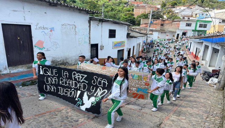 En San Calixto quieren la paz y el fin de la guerra Zozobra e incertidumbre viven habitantes del municipio de San Calixto ante los hostigamientos de los grupos armados.