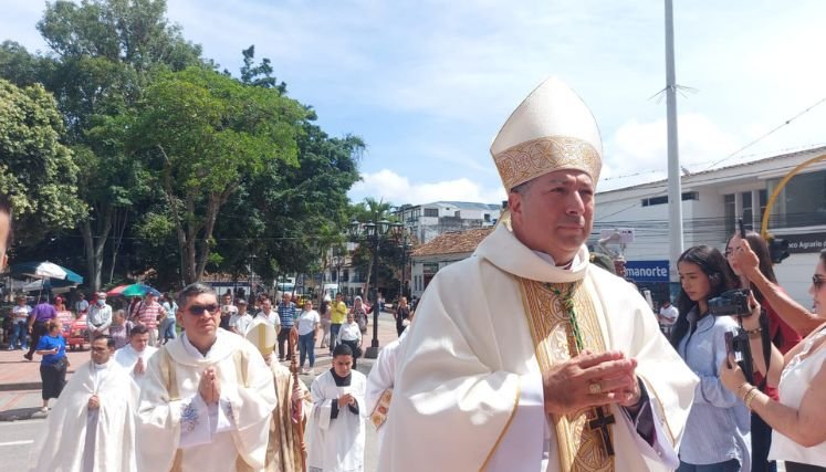 Monseñor Orlando Olave invita a defender la democracia con un voto responsable La Diócesis de Ocaña insta a la gente a votar responsable y a conciencia por la convivencia pacífica de los pueblos.